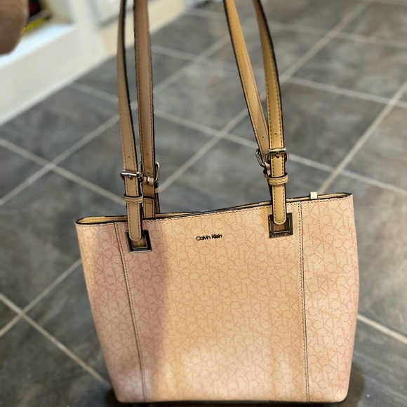 Calvin Klein peach pink purse - Picture 1 of 3